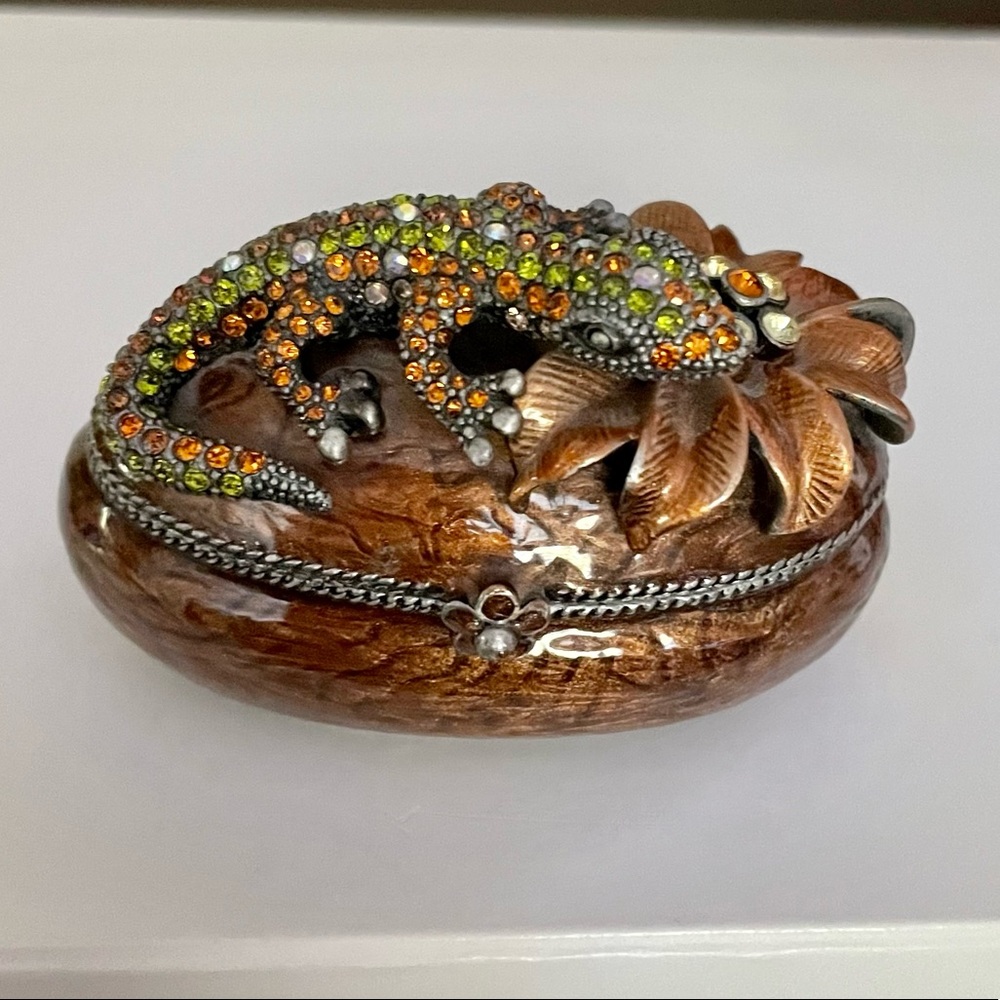 Gecko Enamel Trinket Box